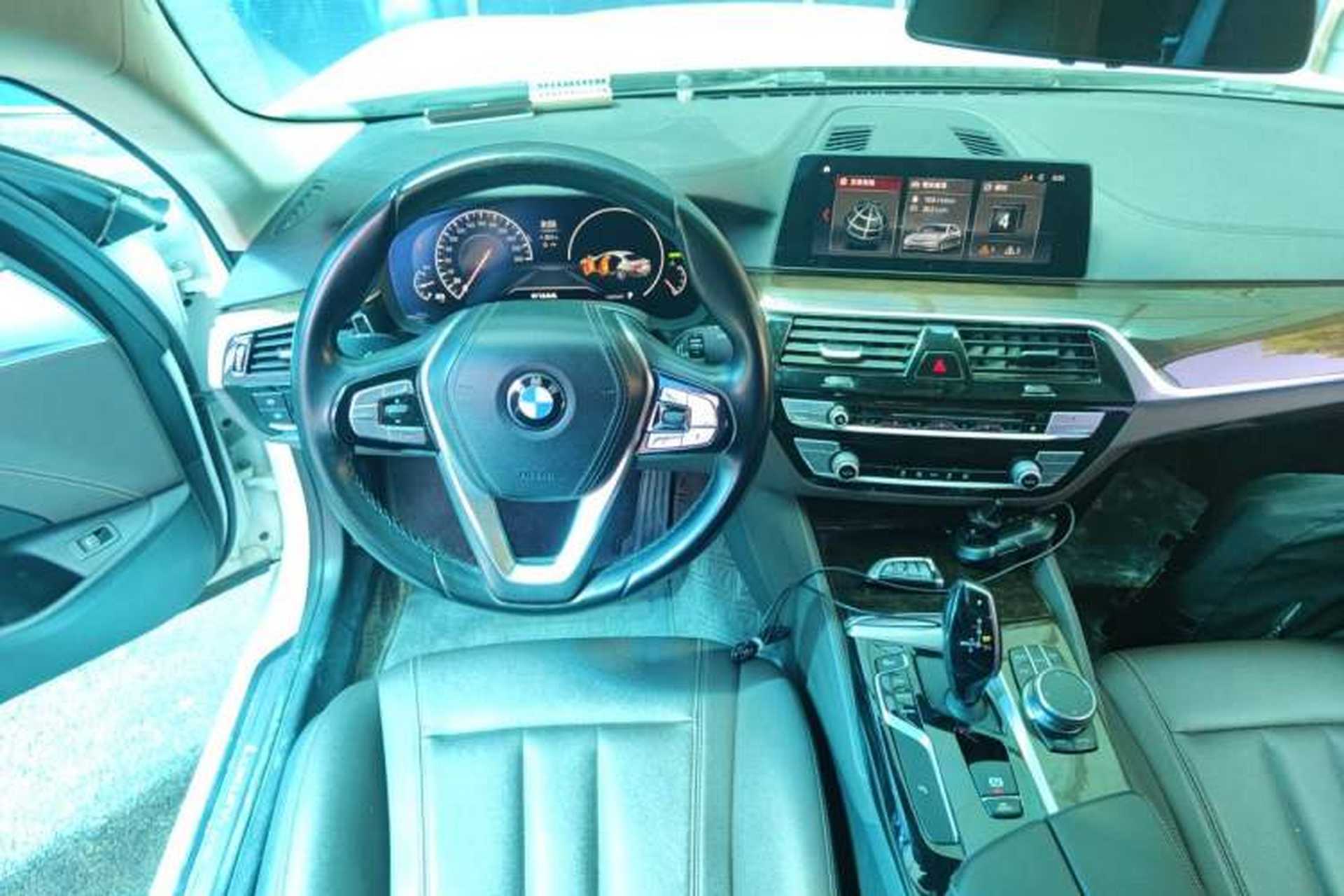 Used BMW 5 Series 2019 525Li Luxury Package Steering Wheel