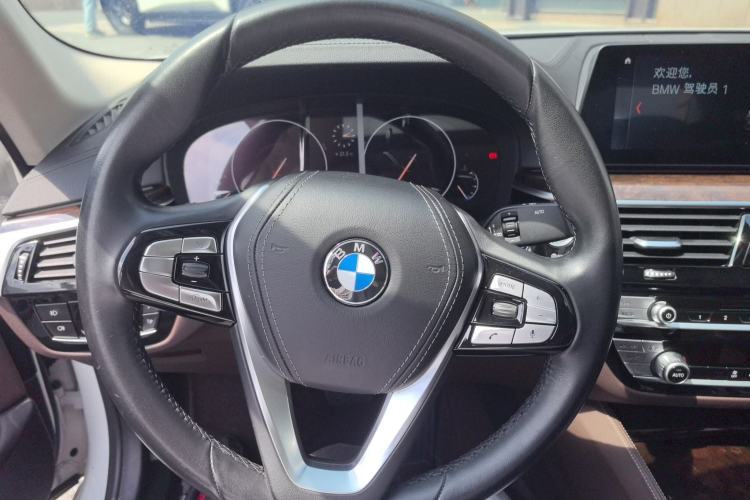 Used BMW 5 Series 2019 525Li Luxury Package Steering Wheel