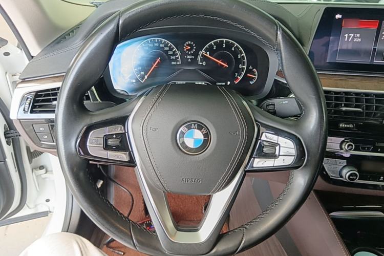 Used BMW 5 Series 2019 525Li Luxury Package Steering Wheel