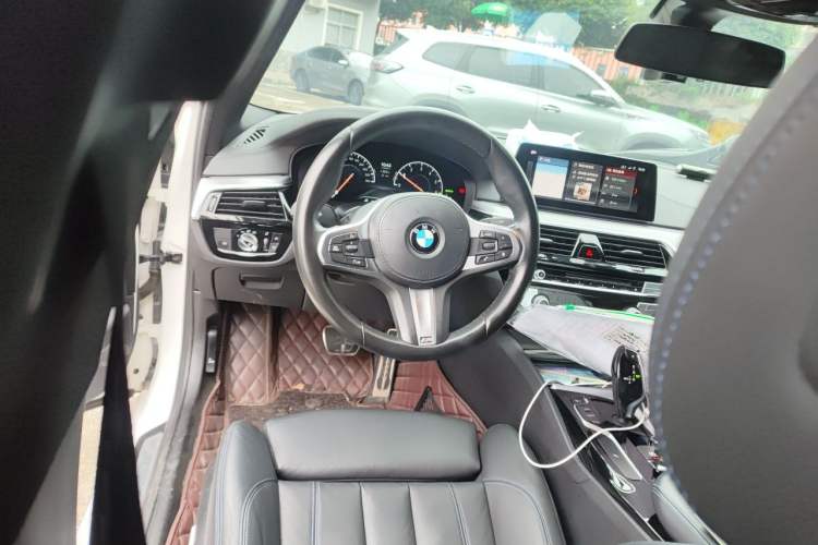 Used BMW 5 Series 2019 525i M Sport Package Steering Wheel