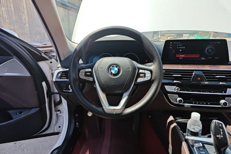 Used BMW 5 Series 2019 525Li Luxury Package Steering Wheel