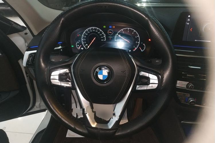 Used BMW 5 Series 2019 525Li Luxury Package Steering Wheel