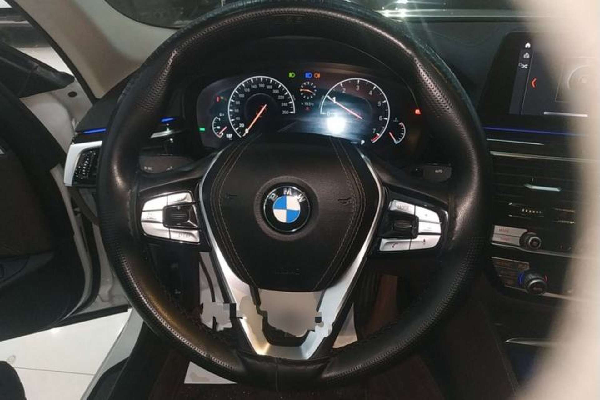 Used BMW 5 Series 2019 525Li Luxury Package Steering Wheel