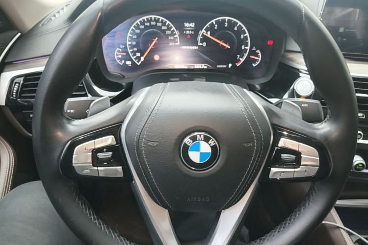 Used BMW 5 Series 2019 530Li Leading Model Luxury Package Steering Wheel