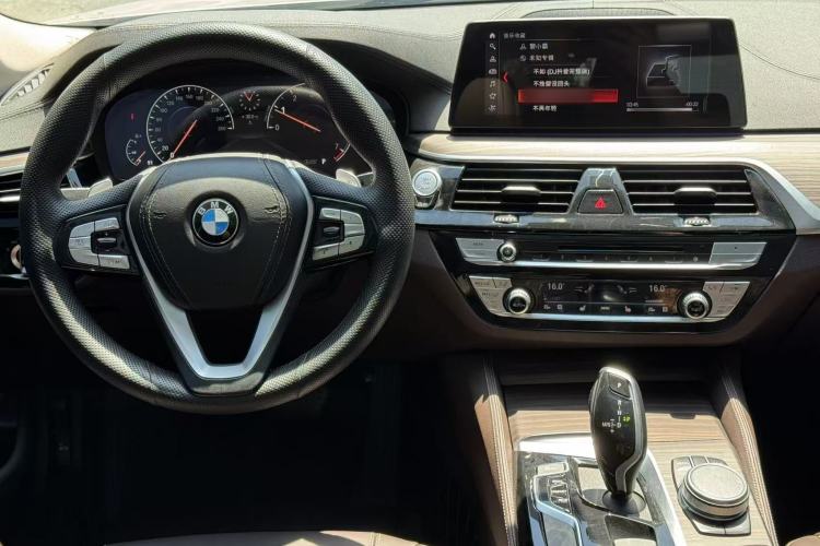 Used BMW 5 Series 2019 Updated 530Li xDrive Luxury Package Steering Wheel