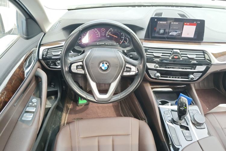 Used BMW 5 Series 2019 525Li Luxury Package Steering Wheel