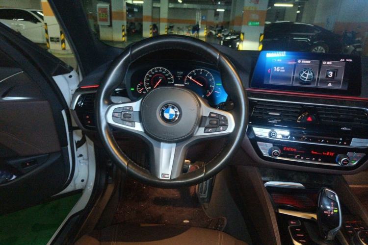 Used BMW 5 Series 2019 525Li M Sport Package Steering Wheel
