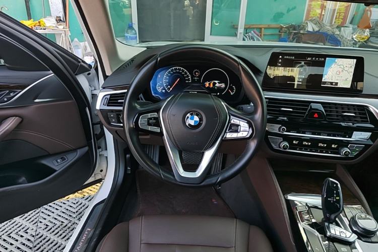 Used BMW 5 Series 2019 525Li Luxury Package Steering Wheel