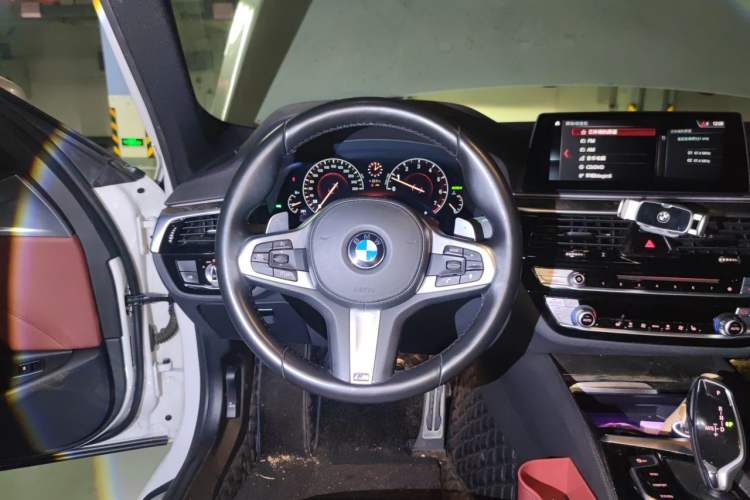 Used BMW 5 Series 2019 530Li Leading Model M Sport Package Steering Wheel