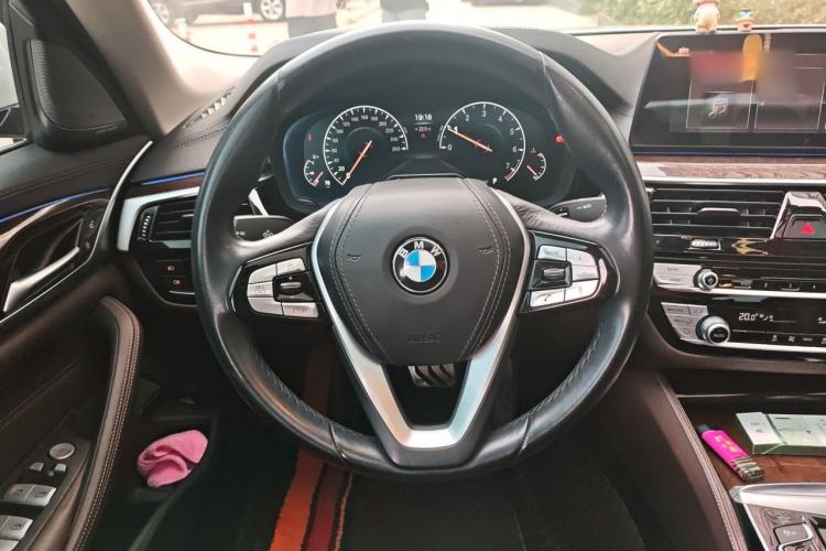 Used BMW 5 Series 2019 525Li Luxury Package Steering Wheel