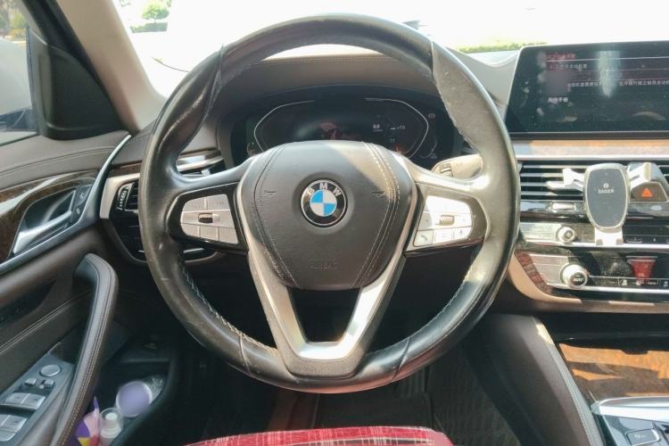 Used BMW 5 Series 2019 525Li Luxury Package Steering Wheel