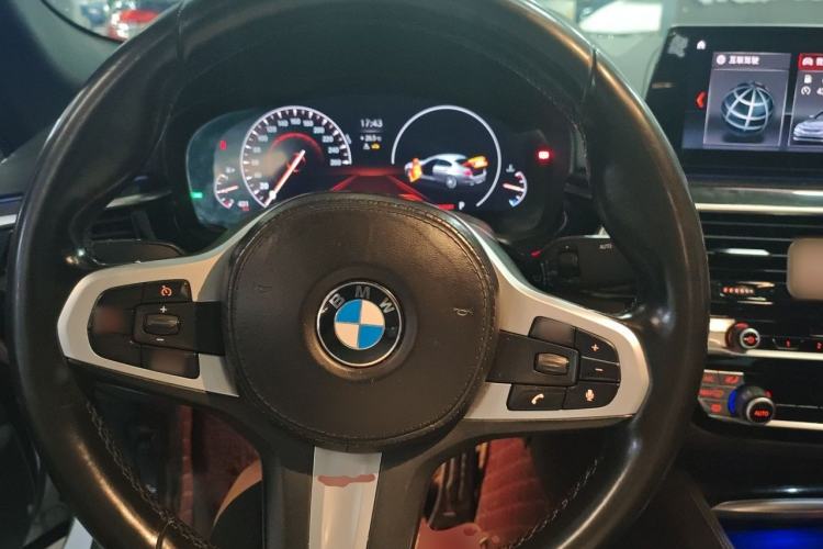 Used BMW 5 Series 2019 525Li M Sport Package Steering Wheel