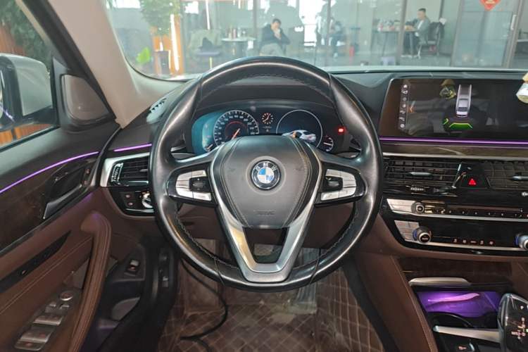 Used BMW 5 Series 2019 525Li Luxury Package Steering Wheel