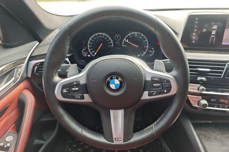 Used BMW 5 Series 2019 530Li Leading Model M Sport Package Steering Wheel