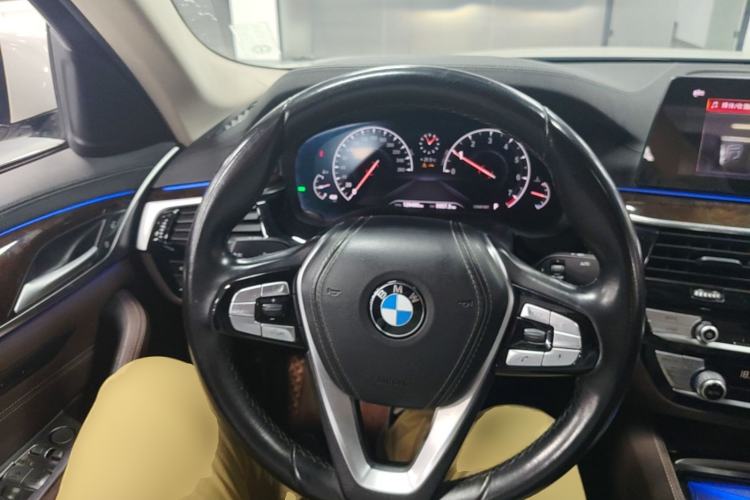 Used BMW 5 Series 2019 525Li Luxury Package Steering Wheel
