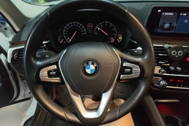 Used BMW 5 Series 2019 525Li Luxury Package Steering Wheel