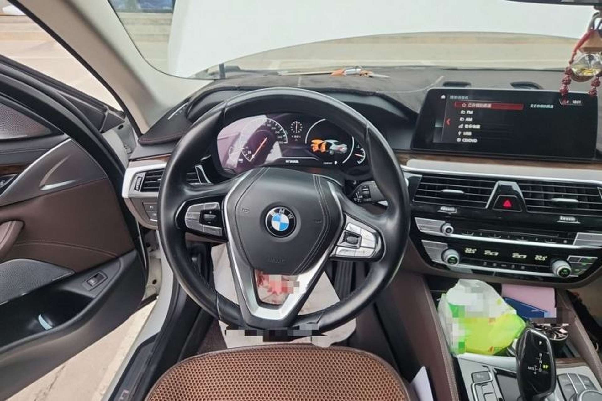 Used BMW 5 Series 2019 525Li Luxury Package Steering Wheel