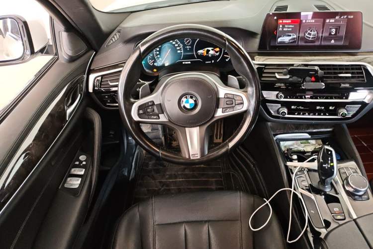 Used BMW 5 Series 2019 530Li Leading Model M Sport Package Steering Wheel