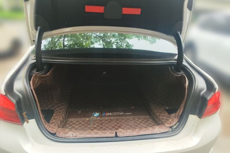 Used BMW 5 Series 2019 530Li xDrive Luxury Package Trunk