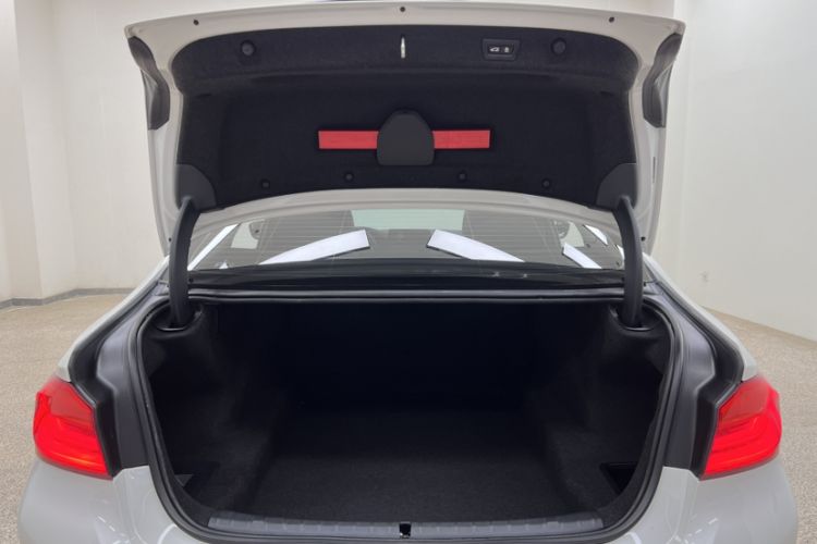 Used BMW 5 Series 2019 Facelifted 530Li Luxury Edition Premium Package Trunk