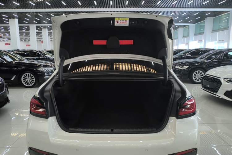 Used BMW 5 Series 2019 525Li Luxury Package Trunk