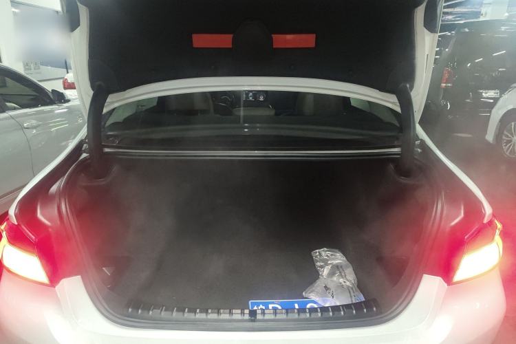 Used BMW 5 Series 2019 Facelifted 525Li Luxury Package Trunk