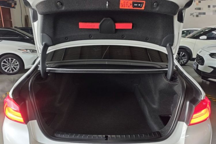 Used BMW 5 Series 2019 530Li Luxury Edition M Sport Package Trunk
