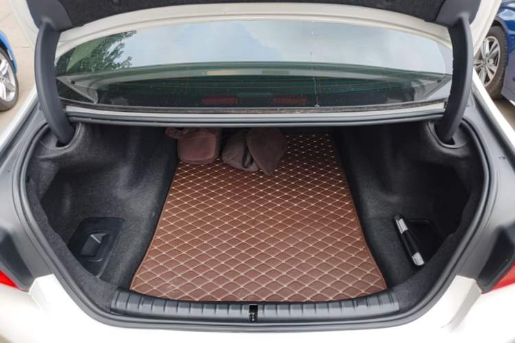 Used BMW 5 Series 2019 530Li Luxury Edition Premium Package Trunk
