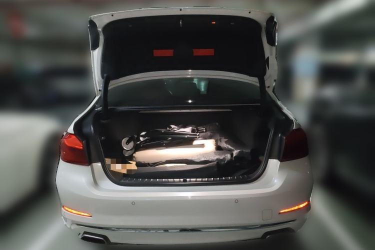 Used BMW 5 Series 2019 530Li Leading Model Luxury Package Trunk