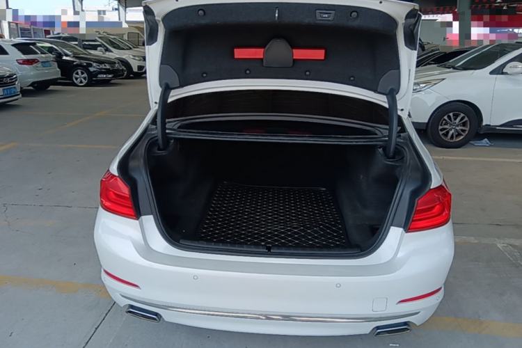 Used BMW 5 Series 2019 525Li Luxury Package Trunk