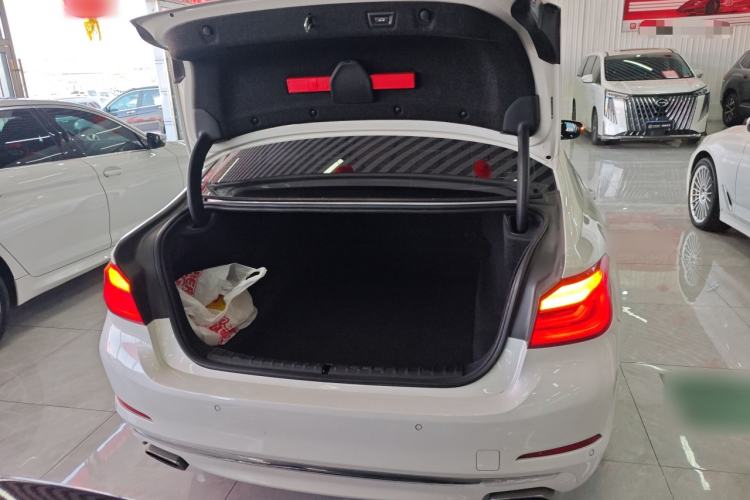 Used BMW 5 Series 2019 525Li Luxury Package Trunk
