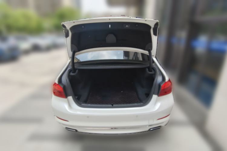 Used BMW 5 Series 2019 Restyled 525Li M Sport Package Trunk