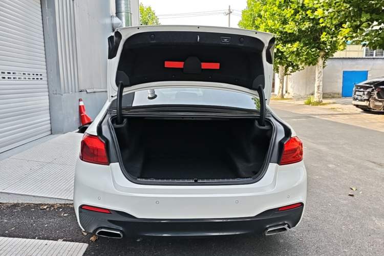Used BMW 5 Series 2019 530Li Leading Model M Sport Package Trunk