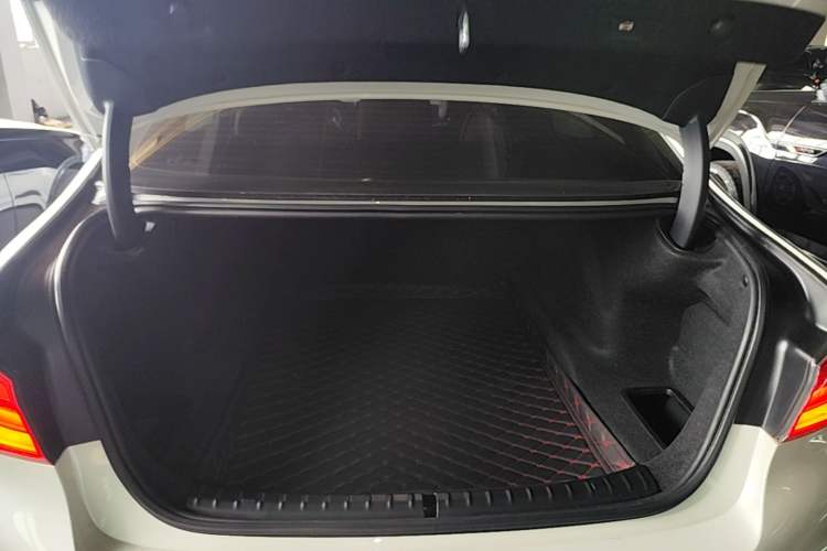 Used BMW 5 Series 2019 530Li xDrive M Sport Package Trunk
