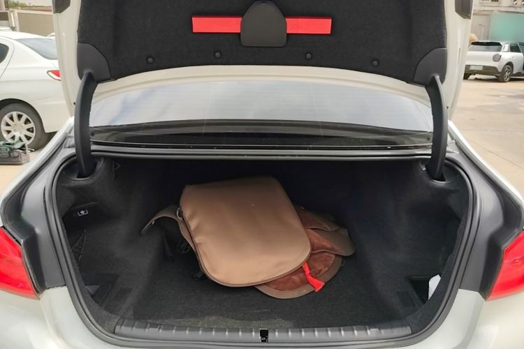 Used BMW 5 Series 2019 525Li Luxury Package Trunk