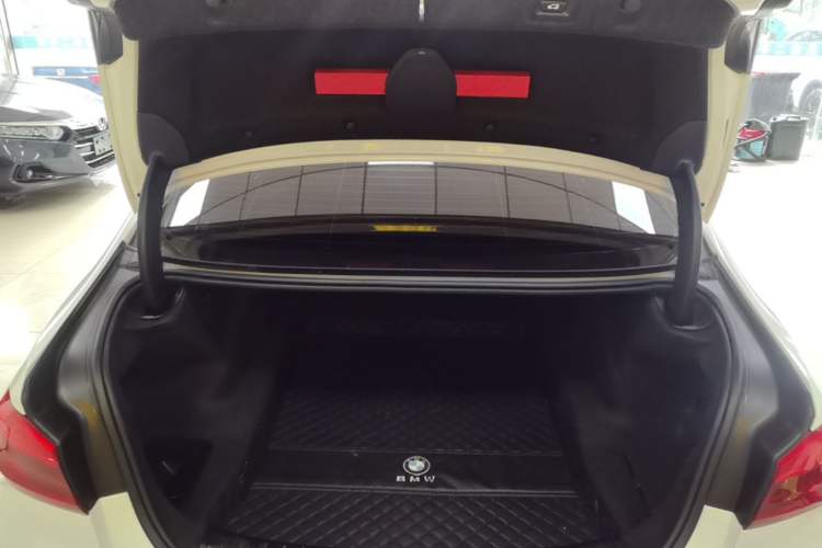 Used BMW 5 Series 2019 525Li M Sport Package Trunk