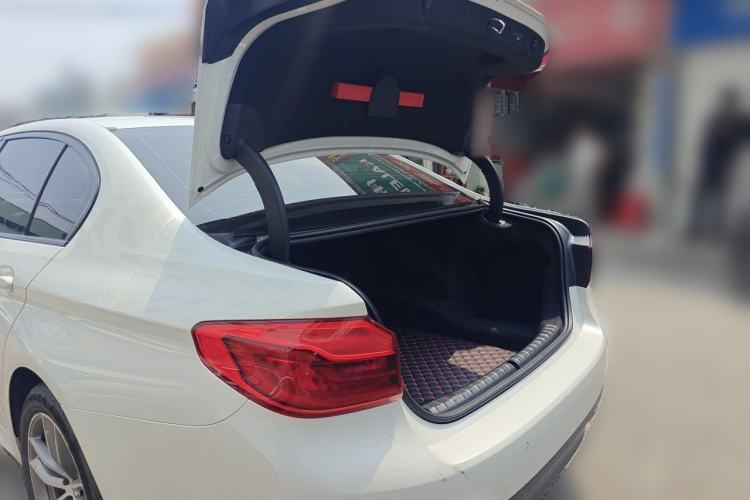 Used BMW 5 Series 2019 525Li M Sport Package Trunk