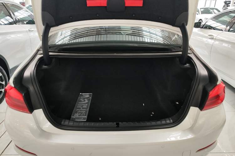 Used BMW 5 Series 2019 Facelifted 530Li Leading Edition Luxury Package Trunk