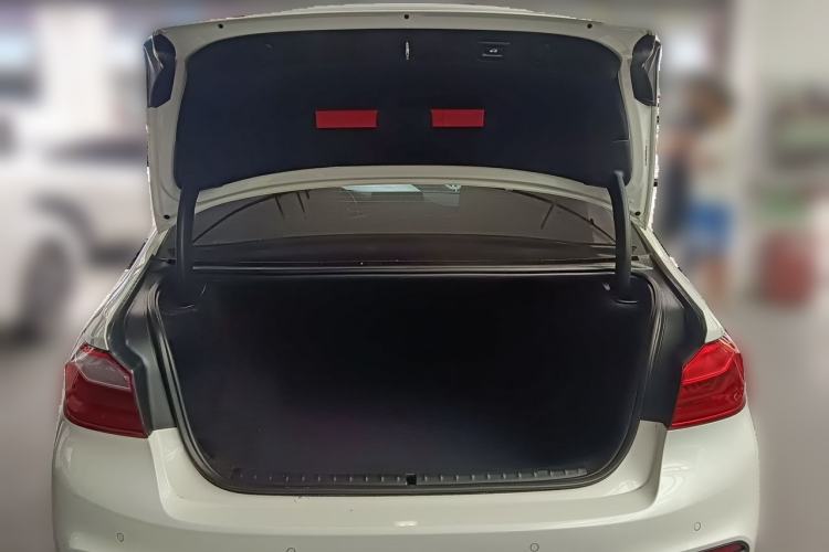 Used BMW 5 Series 2019 530Li Leading Model M Sport Package Trunk