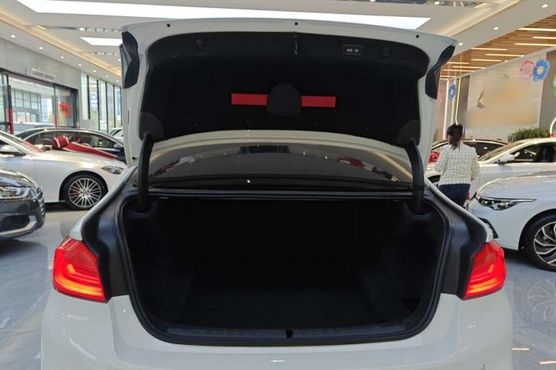 Used BMW 5 Series 2019 525i M Sport Package Trunk