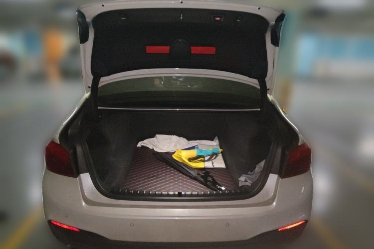 Used BMW 5 Series 2019 525Li M Sport Package Trunk