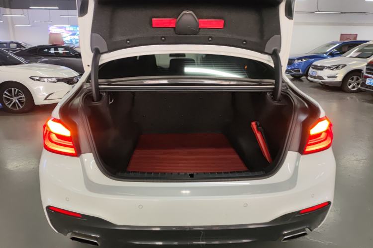 Used BMW 5 Series 2019 Facelifted 530Li Leading Edition M Sport Package Trunk