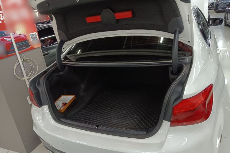 Used BMW 5 Series 2019 530Li Leading Model M Sport Package Trunk