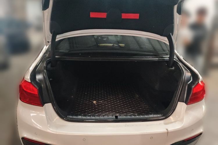 Used BMW 5 Series 2019 525Li M Sport Package Trunk