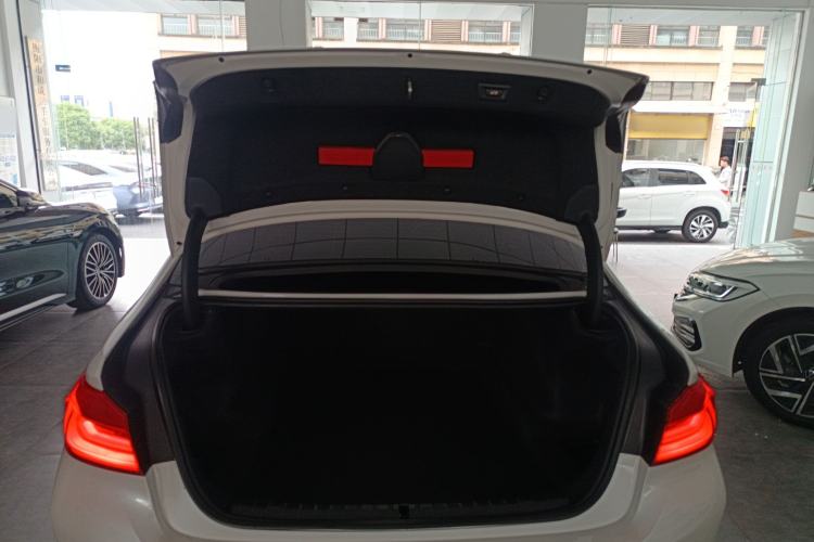 Used BMW 5 Series 2019 525Li Luxury Package Trunk