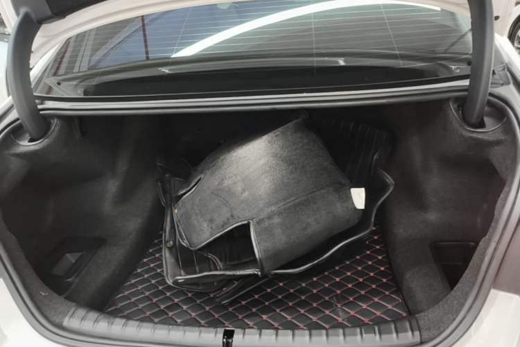 Used BMW 5 Series 2019 525Li M Sport Package Trunk