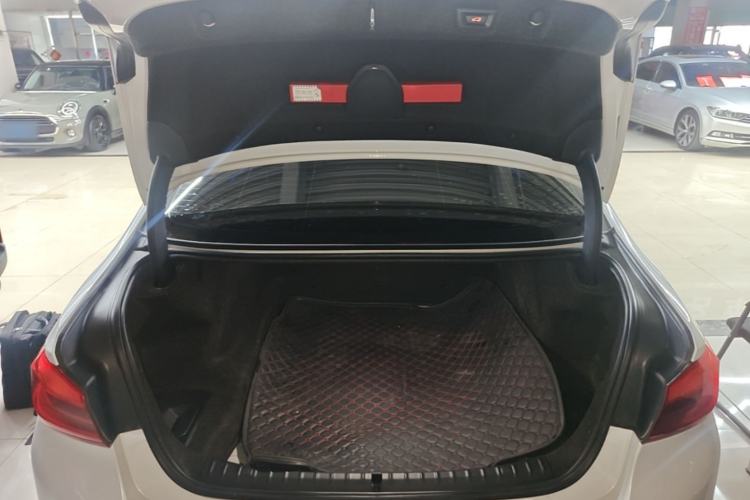 Used BMW 5 Series 2019 525Li M Sport Package Trunk