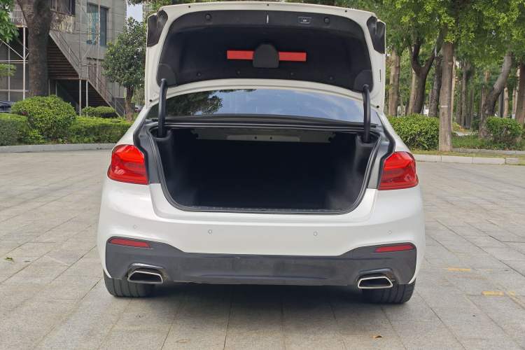 Used BMW 5 Series 2019 530Li Leading Model M Sport Package Trunk