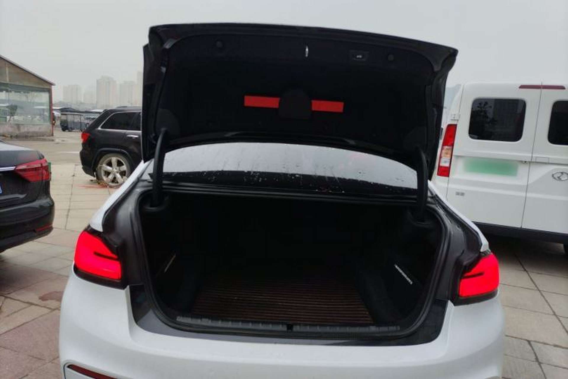 Used BMW 5 Series 2019 525Li M Sport Package Trunk