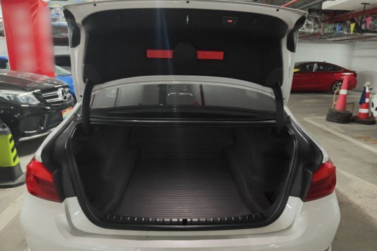 Used BMW 5 Series 2019 525Li Luxury Package Trunk